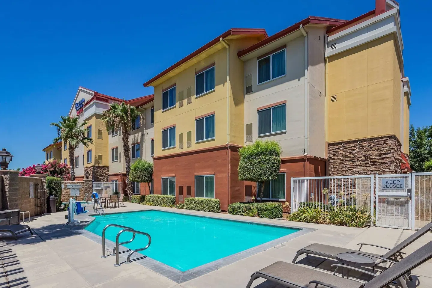 Fairfield Inn & Suites by Marriott Turlock OUTDOOR_POOL