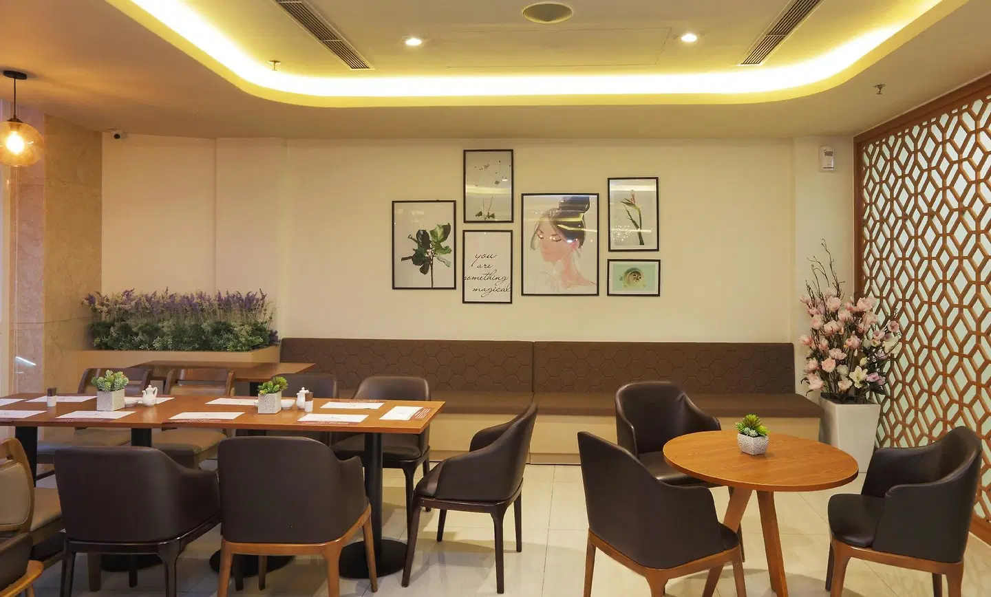 Golda Hotel Bar