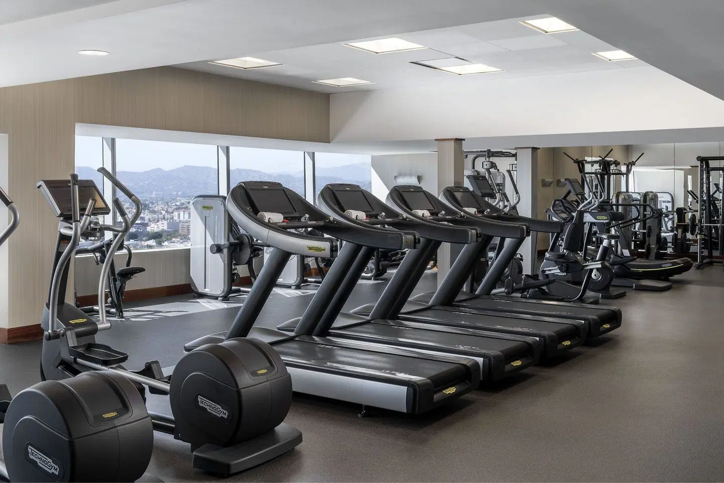 The Ritz-Carlton, Los Angeles SPORTS_AND_LEISURE