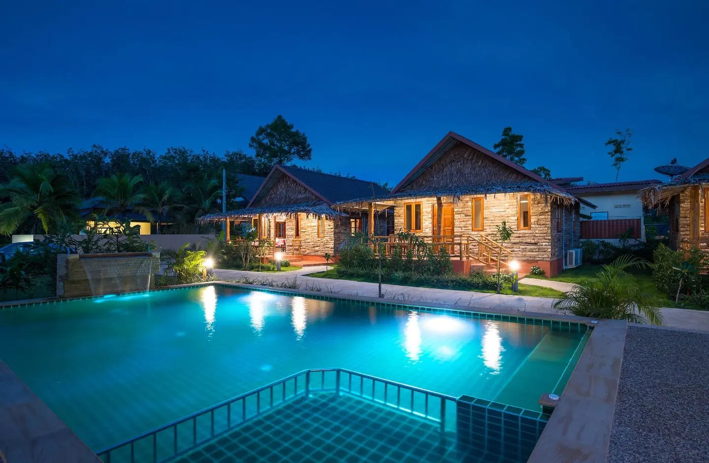 Pinthong Aonang Villa OUTDOOR_POOL