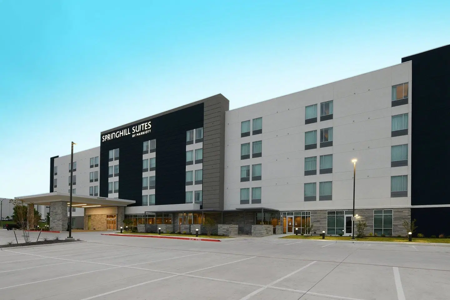 SpringHill Suites by Marriott Dallas DFW Airport South/CentrePort EXTERIOR