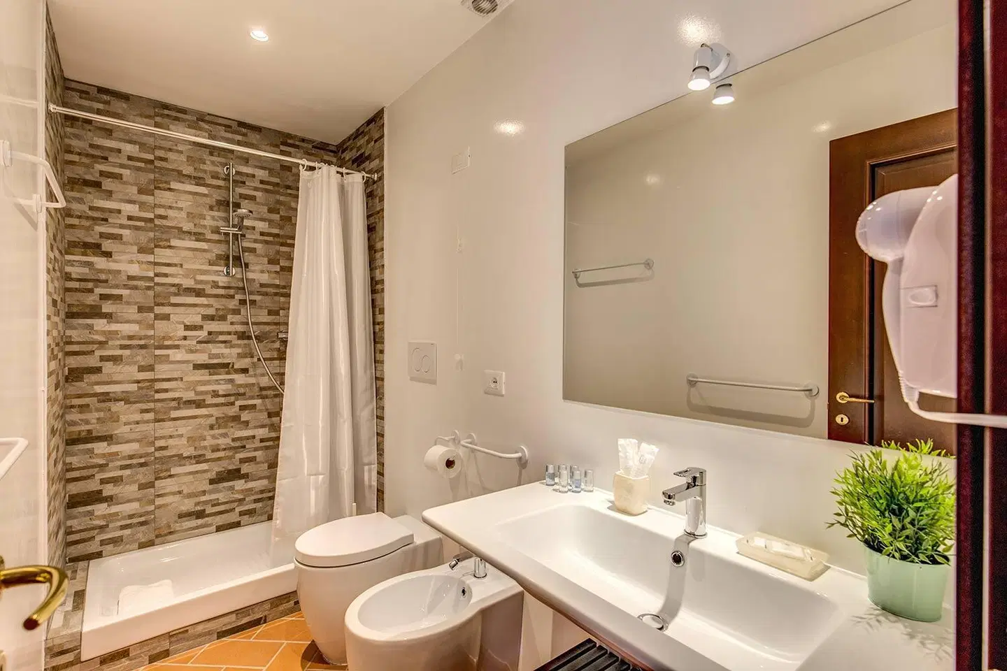 Piccolo Trevi Suites Badezimmer