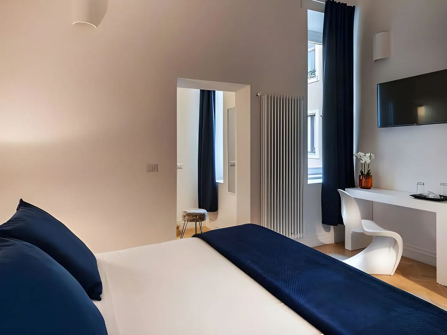DA ME Suites ROOM_EXAMPLE