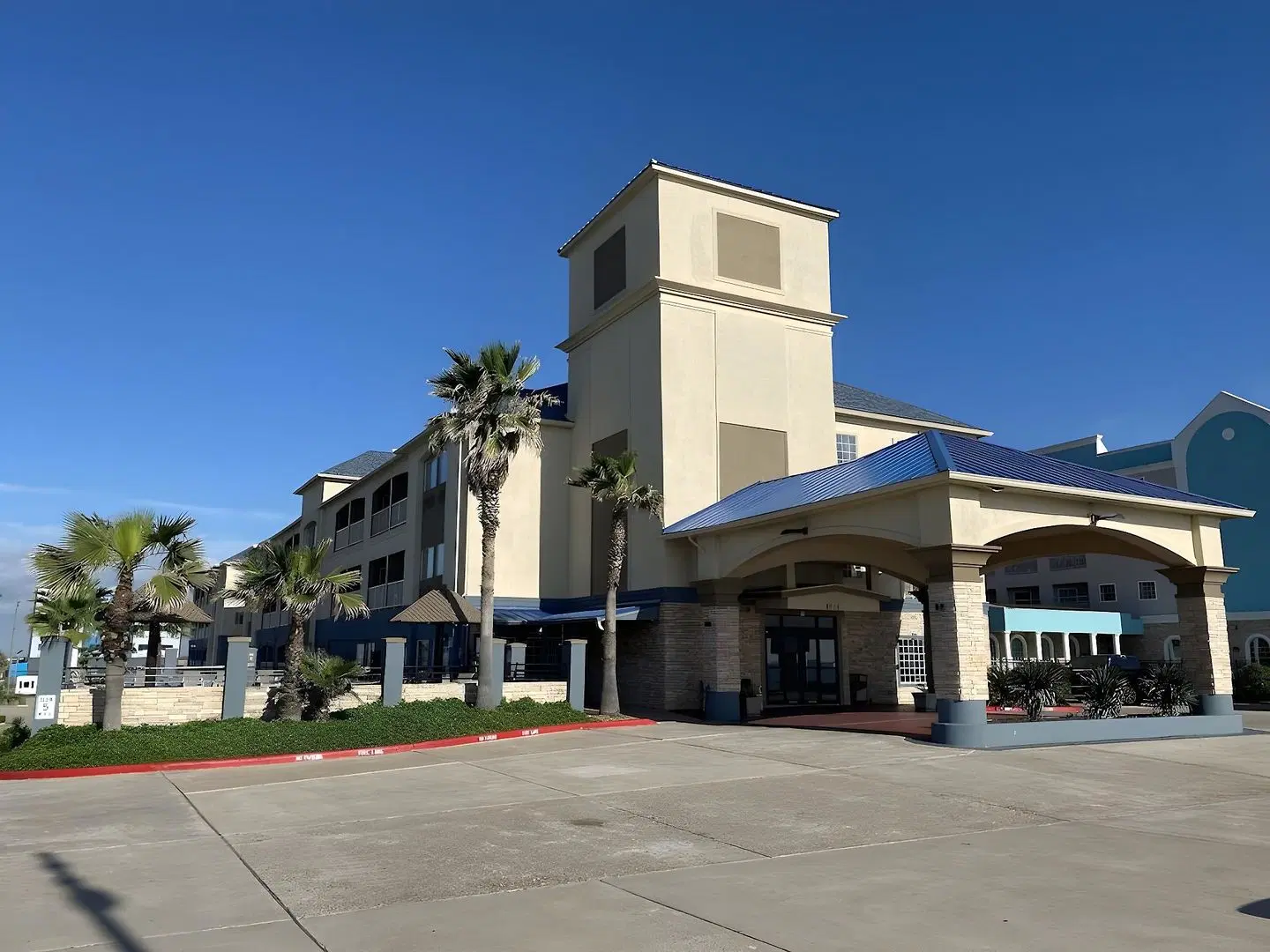 La Quinta Inn & Suites Galveston - Seawall West EXTERIOR