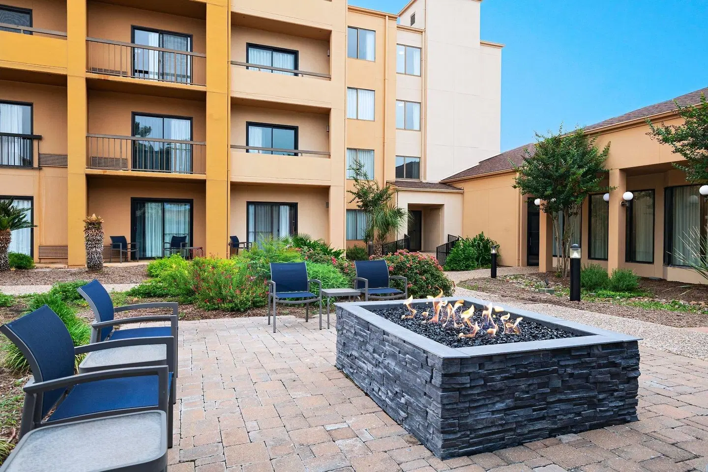 Courtyard by Marriott San Antonio Airport EXTERIOR