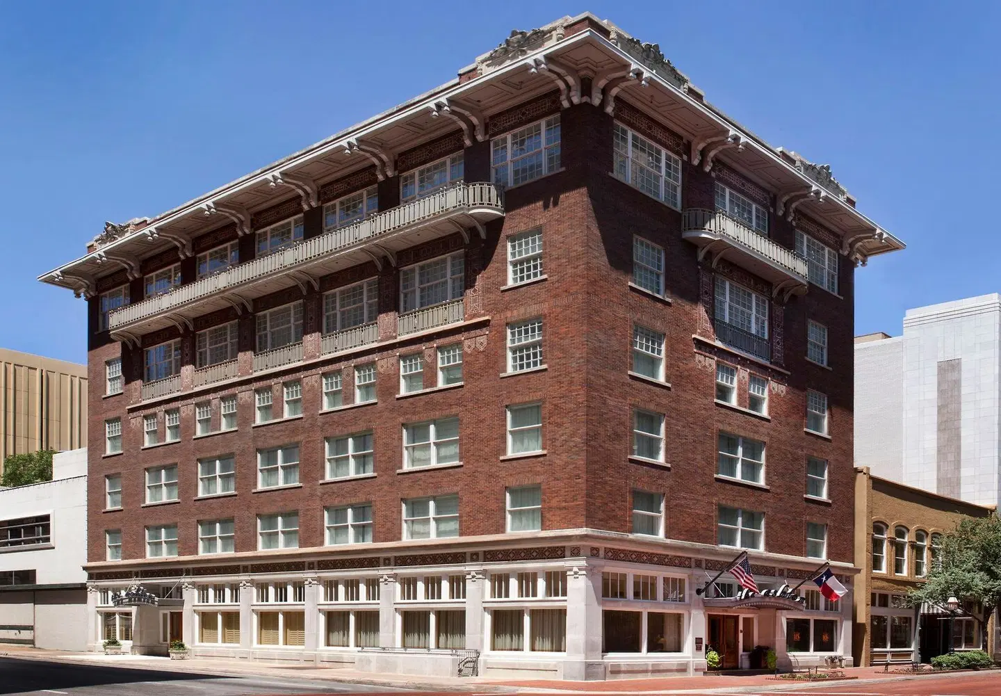 The Ashton Hotel EXTERIOR