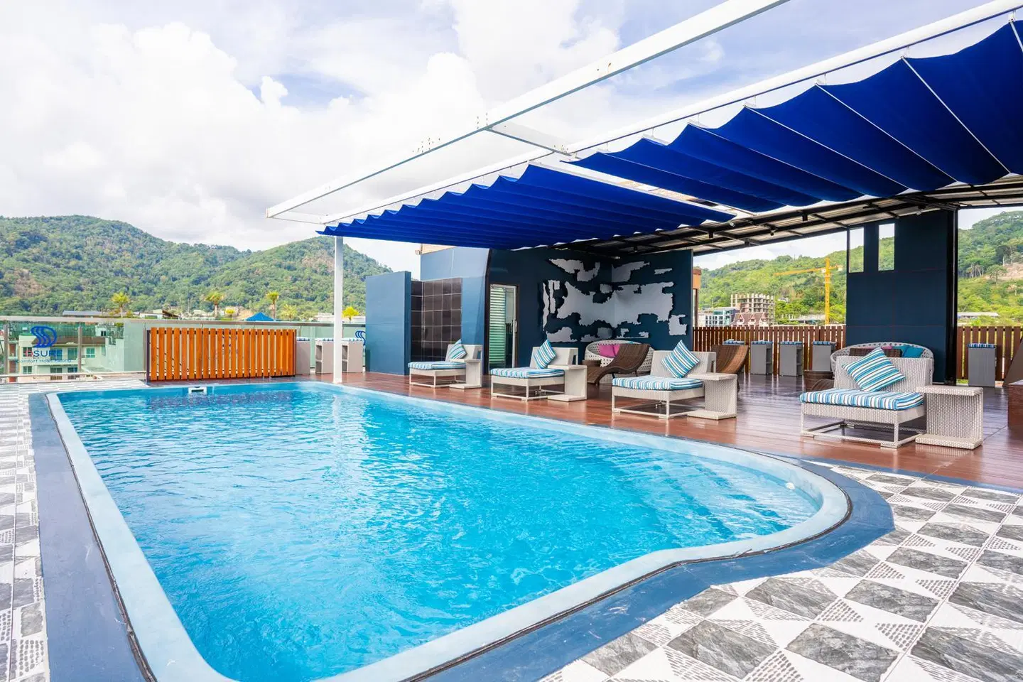 Hotel Dsure Patong OUTDOOR_POOL