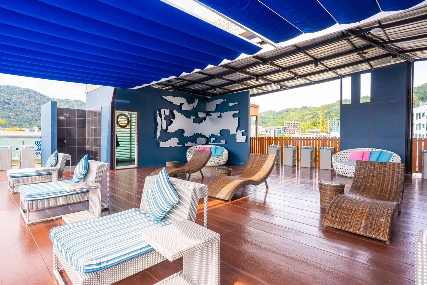 Hotel Dsure Patong Terrasse