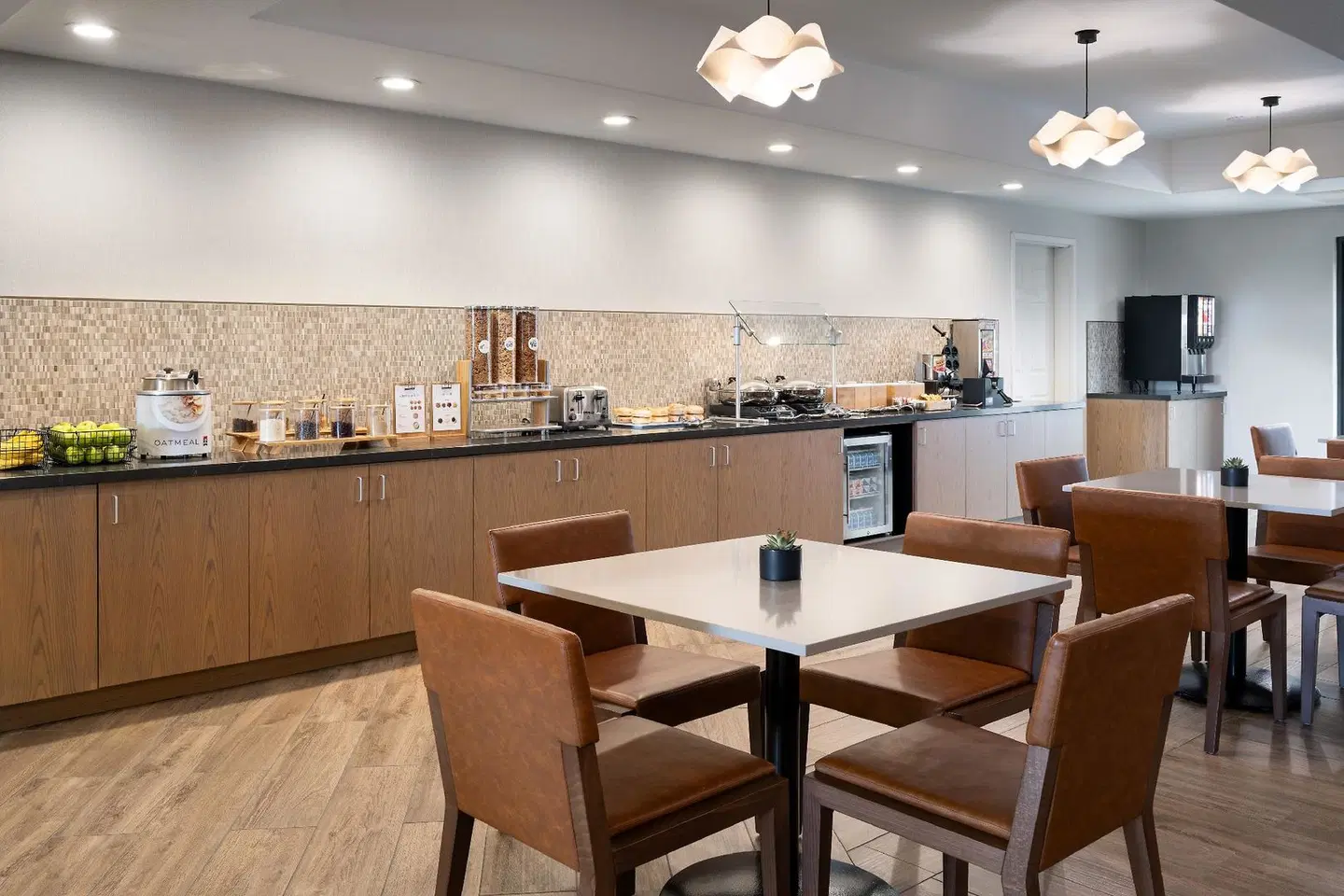 Fairfield Inn & Suites by Marriott Fresno River Park Bar