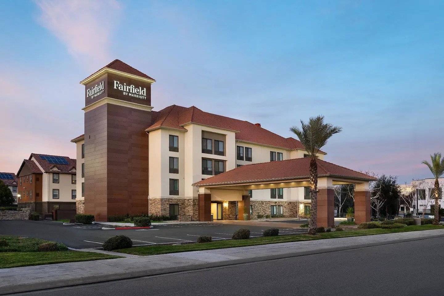 Fairfield Inn & Suites by Marriott Fresno River Park EXTERIOR