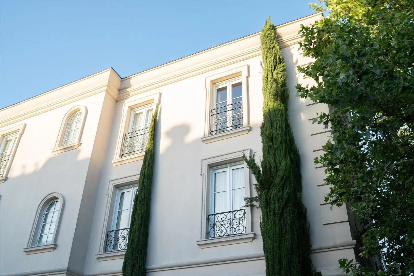 27 North EXTERIOR