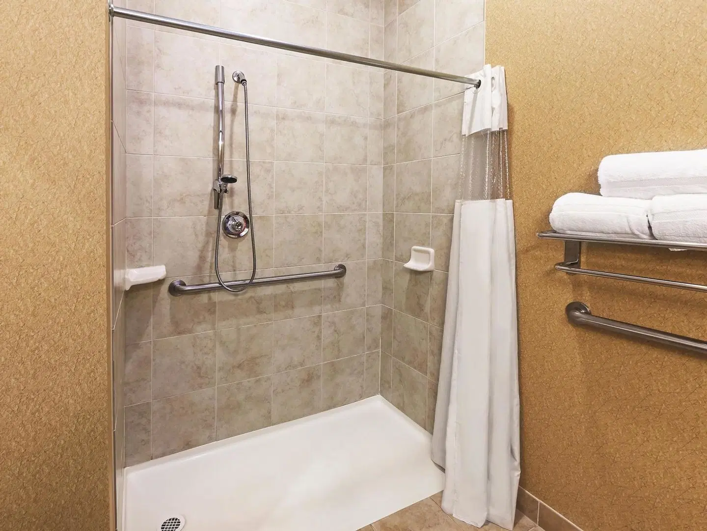 La Quinta Inn & Suites Longview North Badezimmer