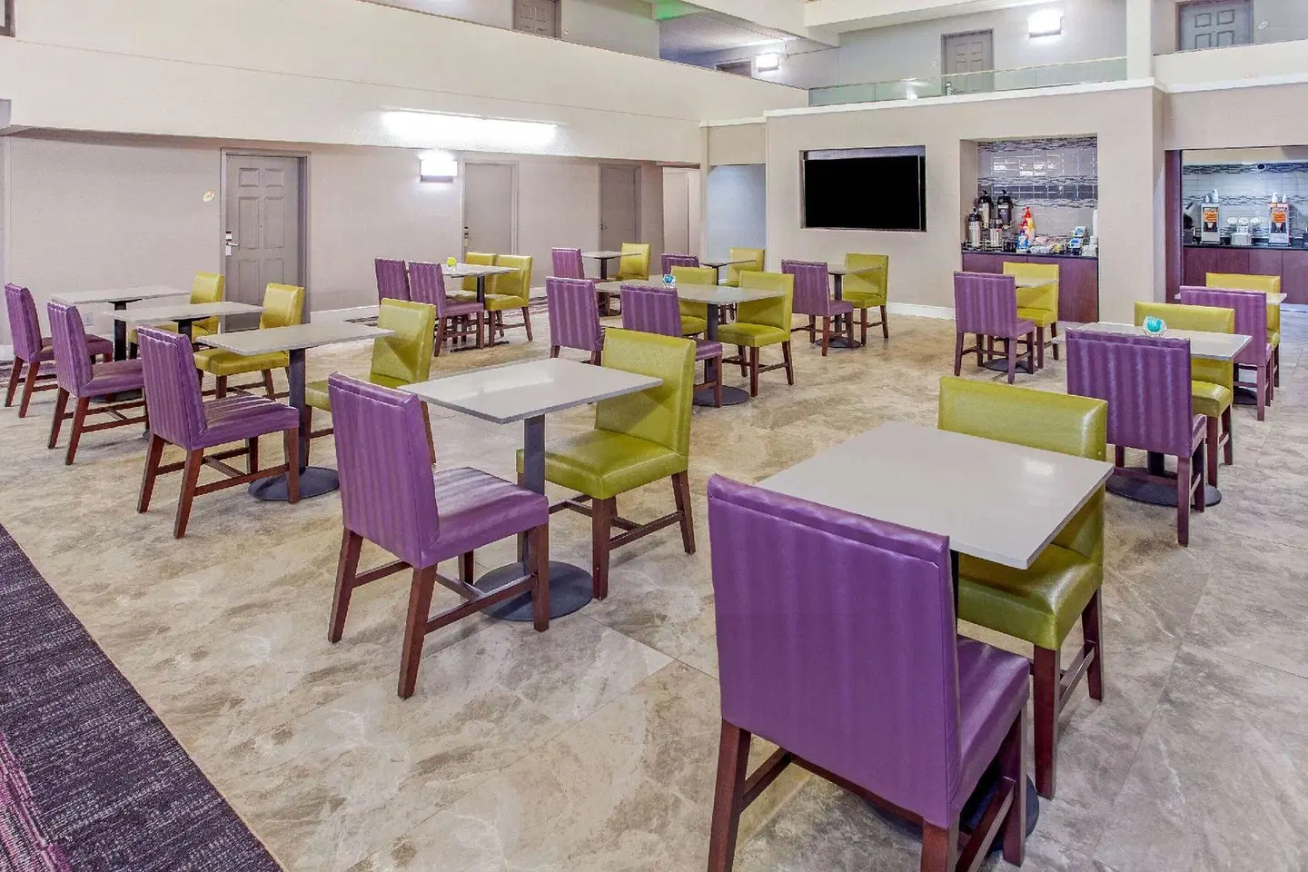 La Quinta Inn & Suites by Wyndham Lubbock West Medical Centr Bar