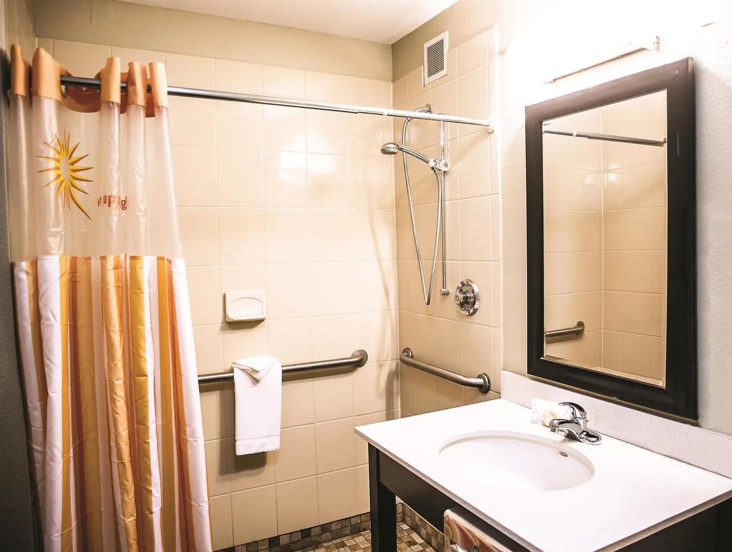 La Quinta Inn & Suites Lubbock North Badezimmer