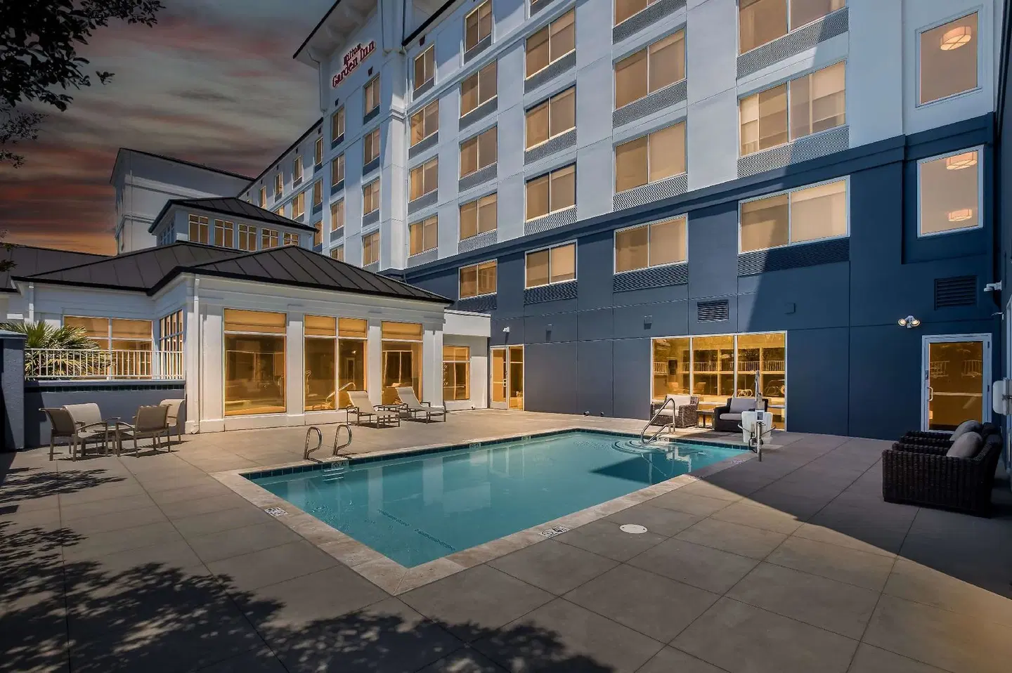 Hilton Garden Inn San Mateo OUTDOOR_POOL
