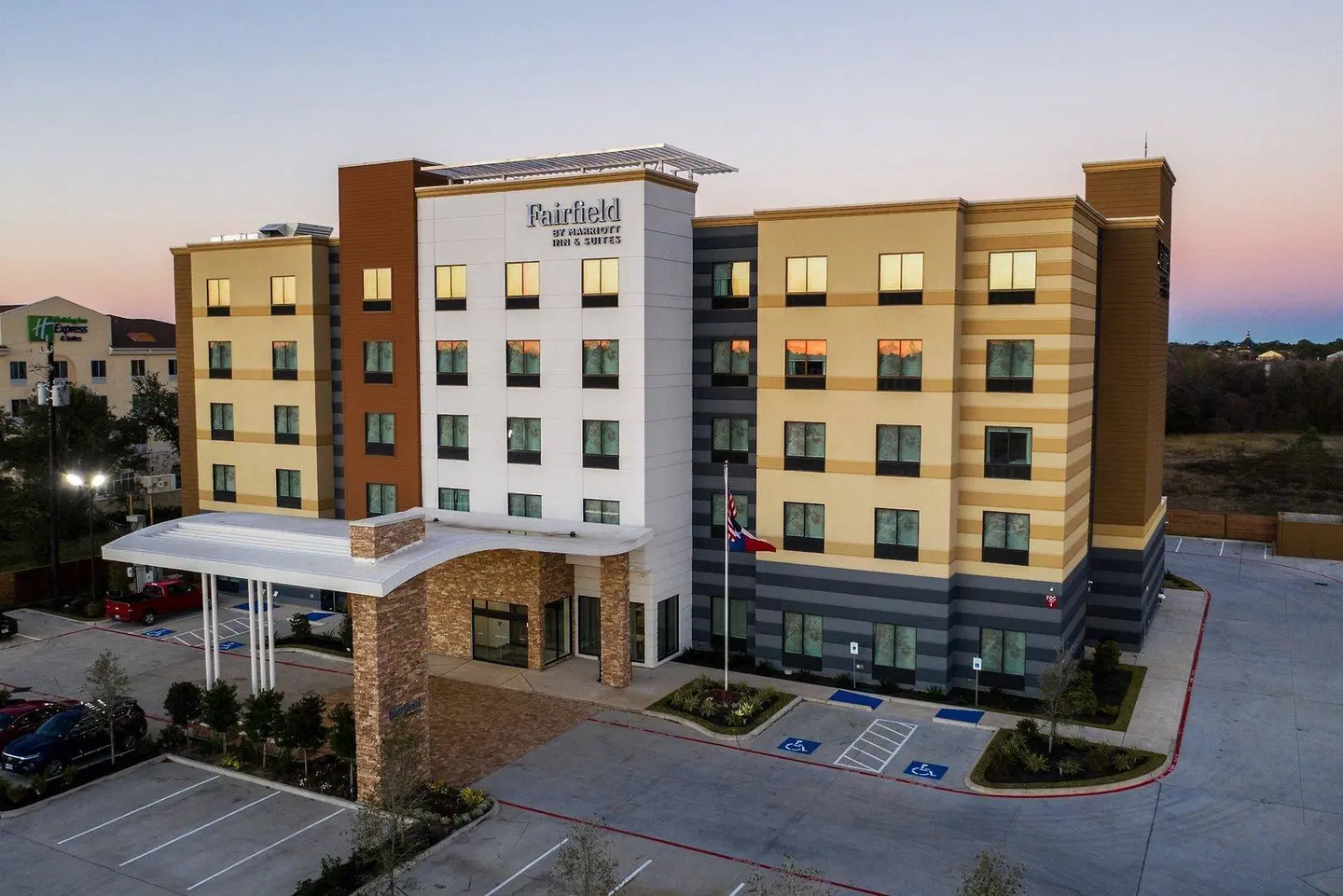 Fairfield Inn & Suites by Marriott Houston Brookhollow EXTERIOR