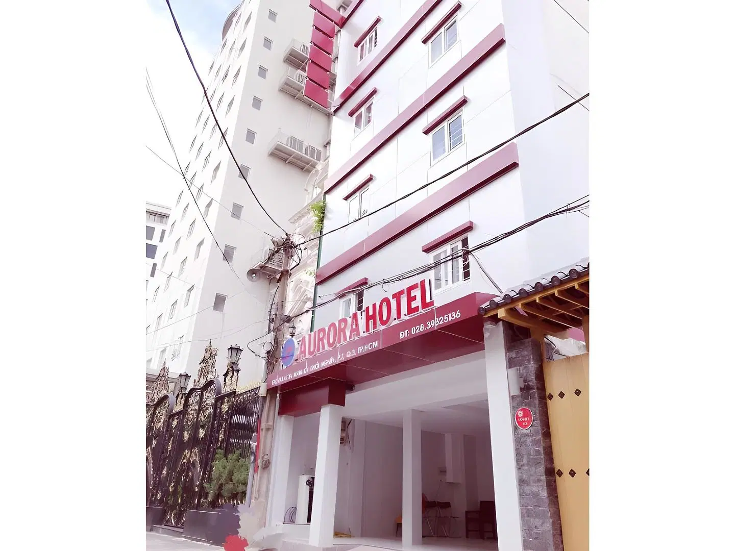 Aurora Hotel EXTERIOR