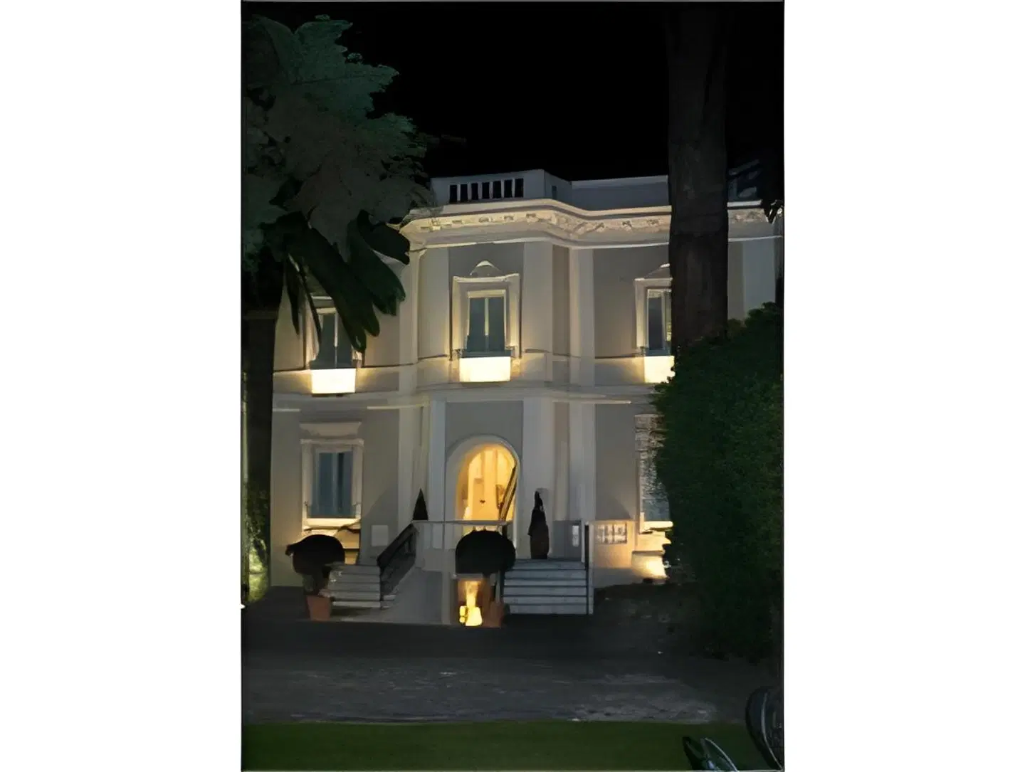 Flora EXTERIOR