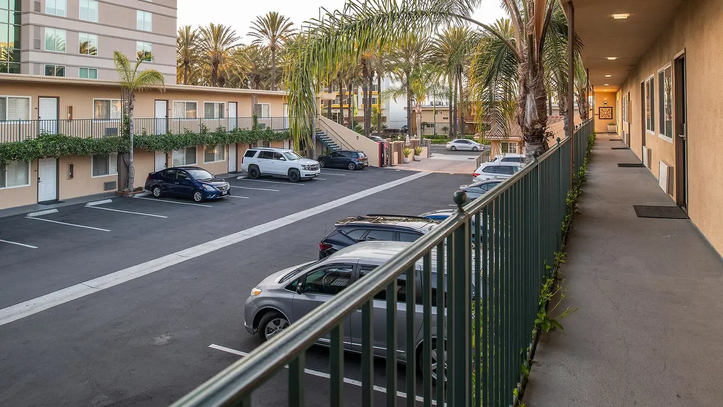 Anaheim Islander Inn & Suites Terrasse