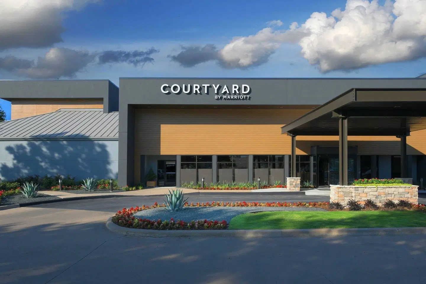 Courtyard by Marriott Dallas DFW Airport North/Irving EXTERIOR