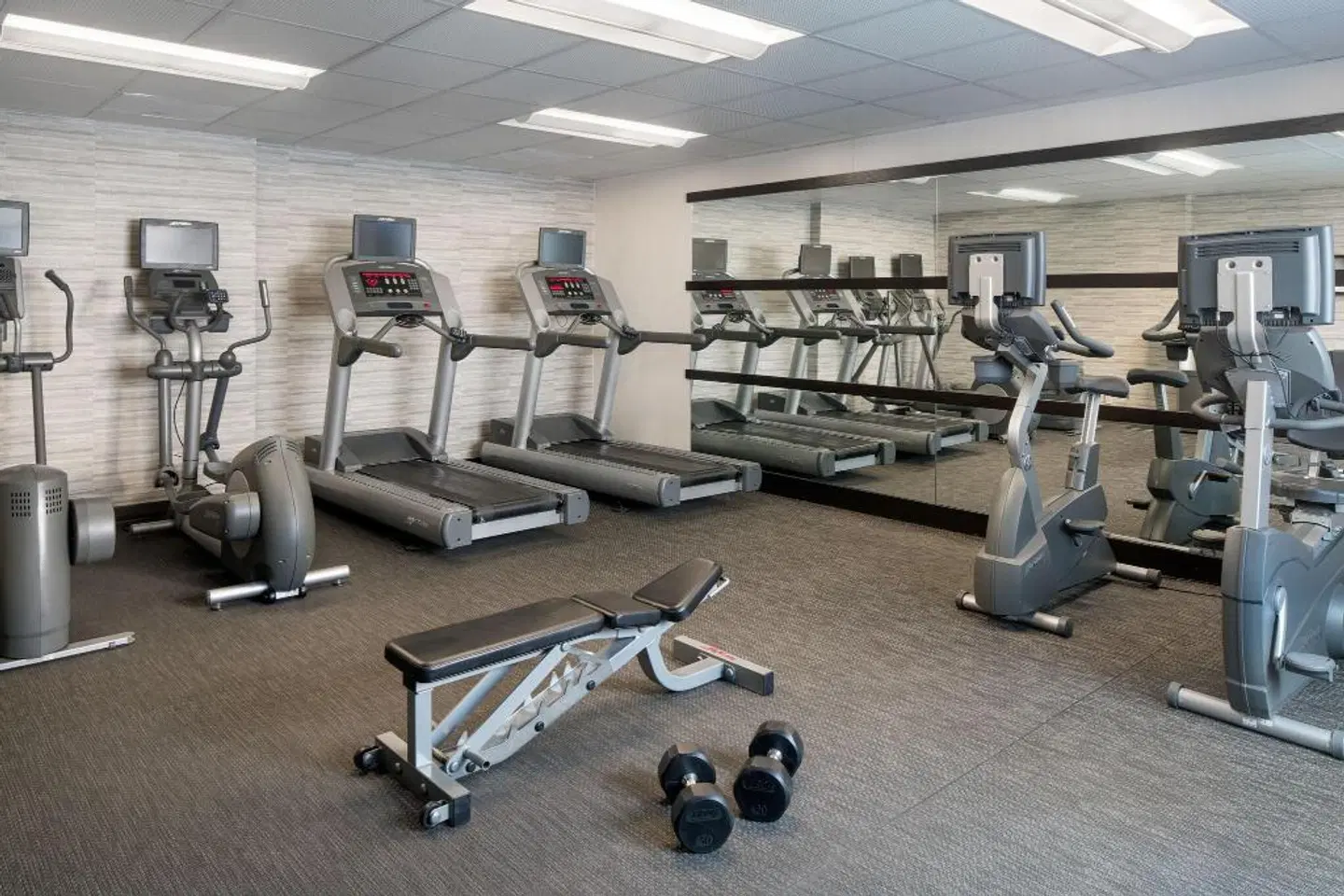 Courtyard by Marriott San Mateo Foster City SPORTS_AND_LEISURE