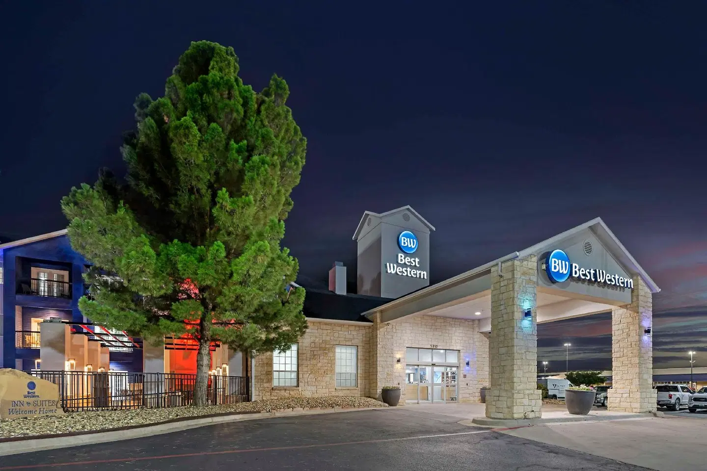 Best Western Lubbock West Inn & Suites EXTERIOR