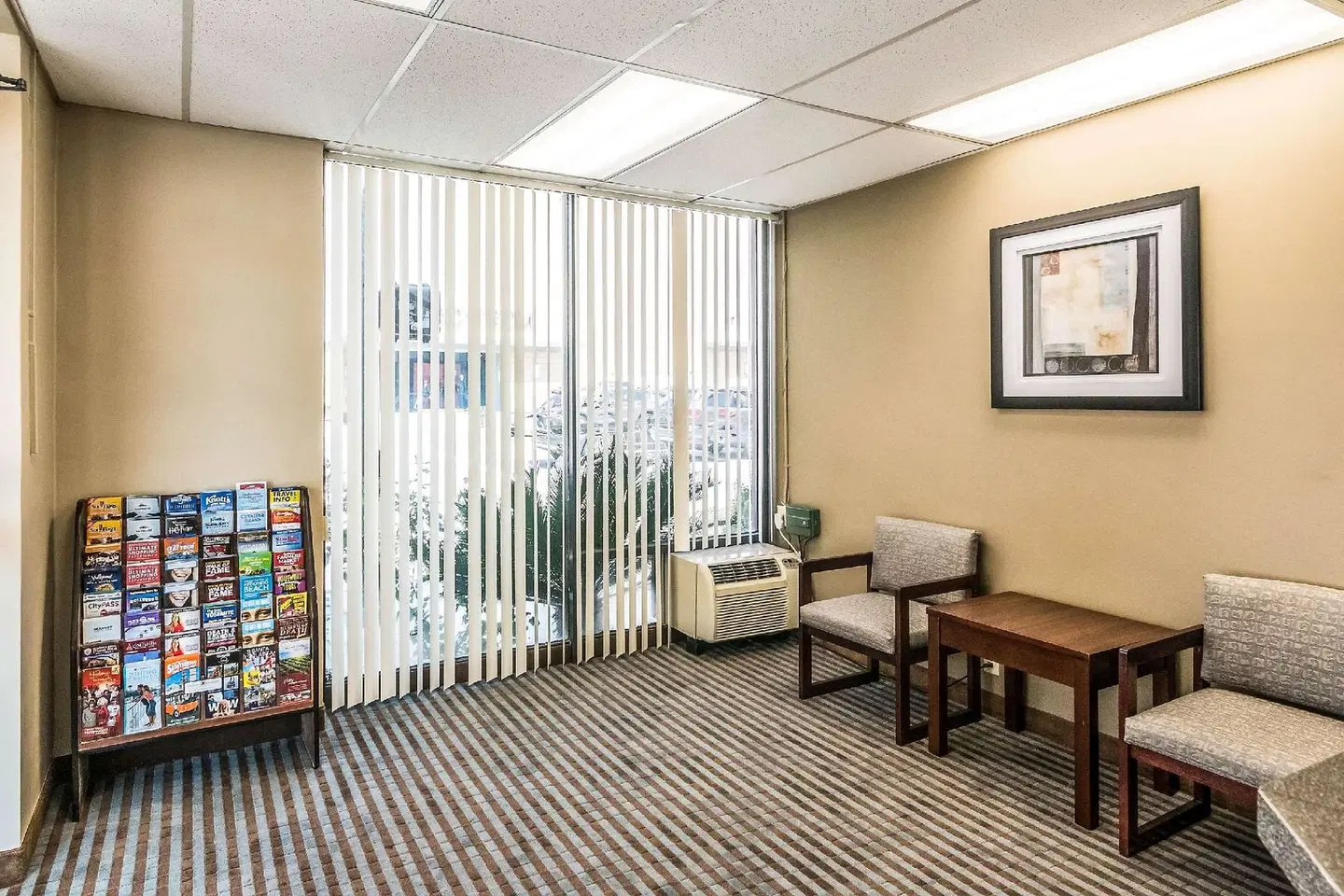 Rodeway Inn Regalodge ROOM_EXAMPLE
