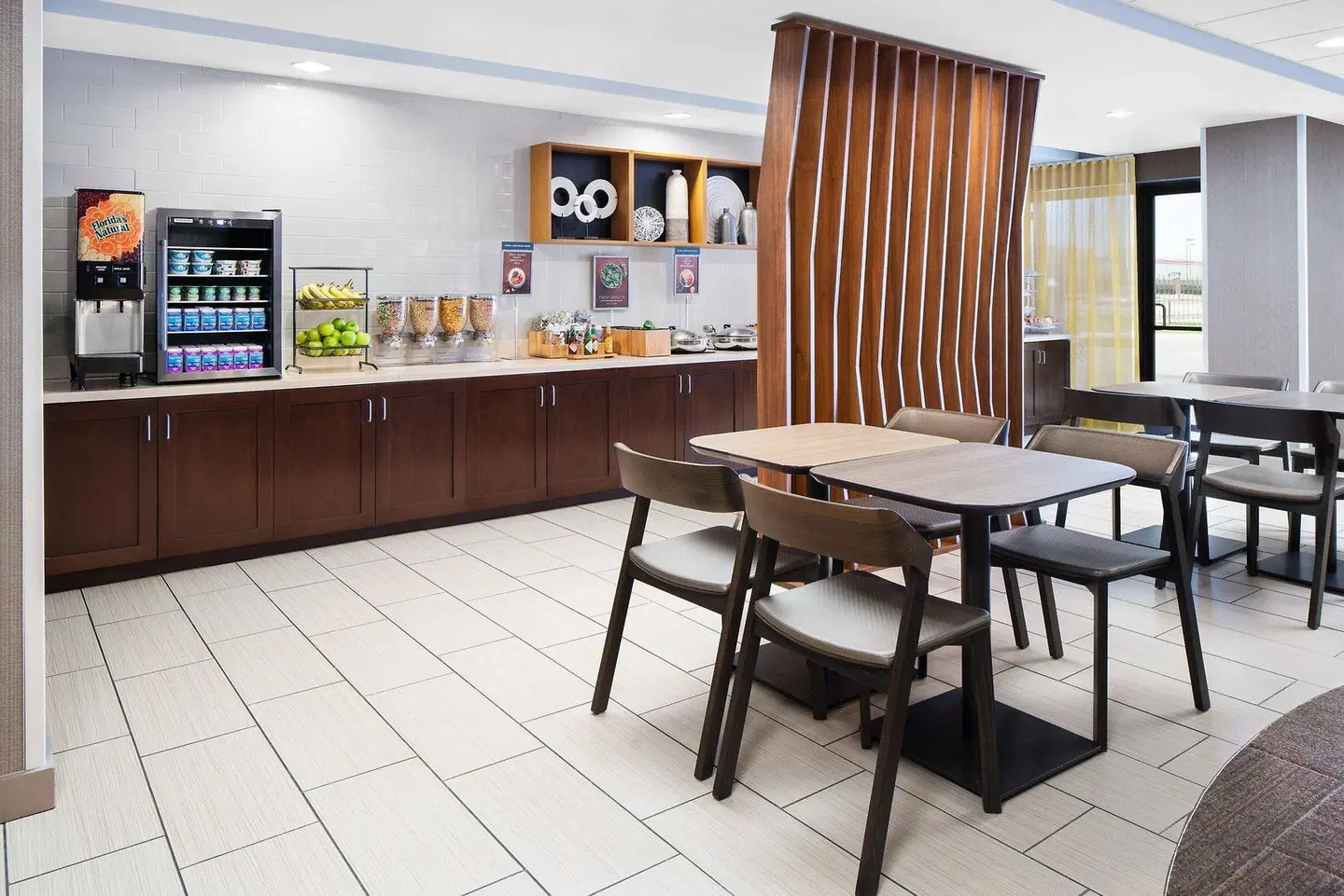 SpringHill Suites by Marriott Houston Hobby Airport Bar