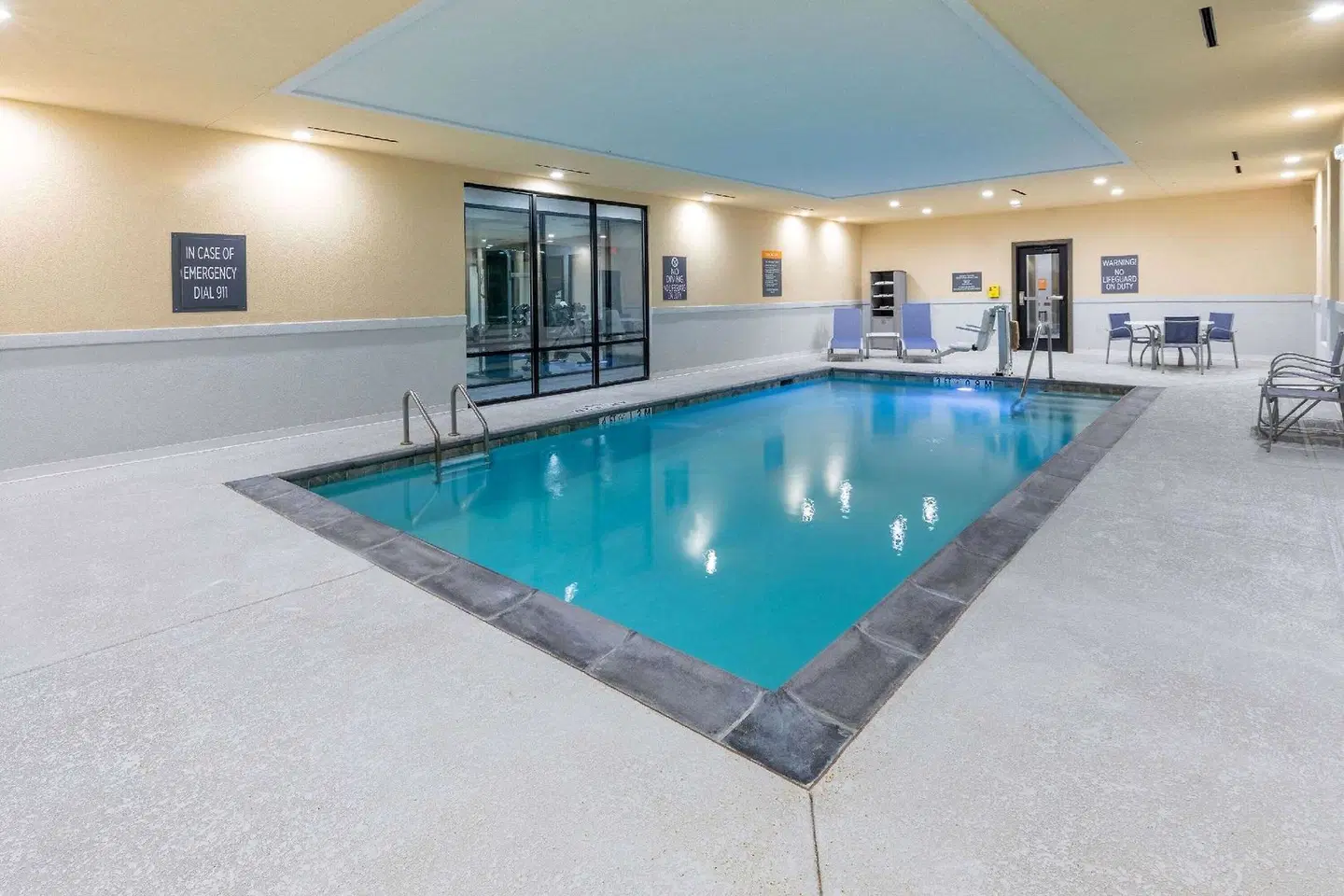 La Quinta Inn & Suites by Wyndham Frisco Hallenbad