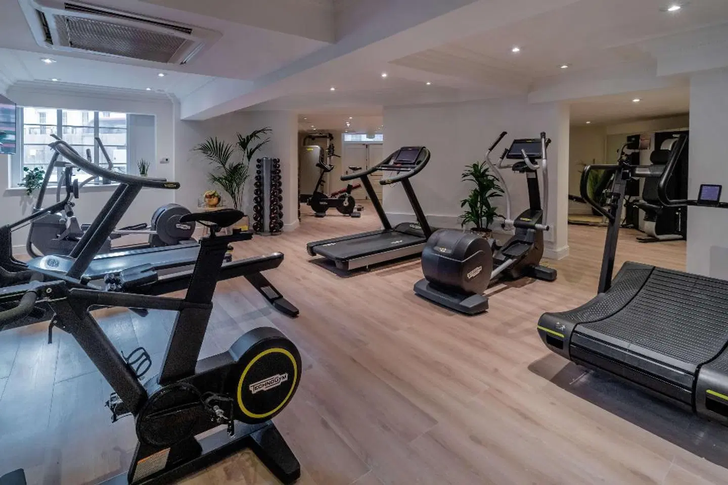 Meliá White House SPORTS_AND_LEISURE