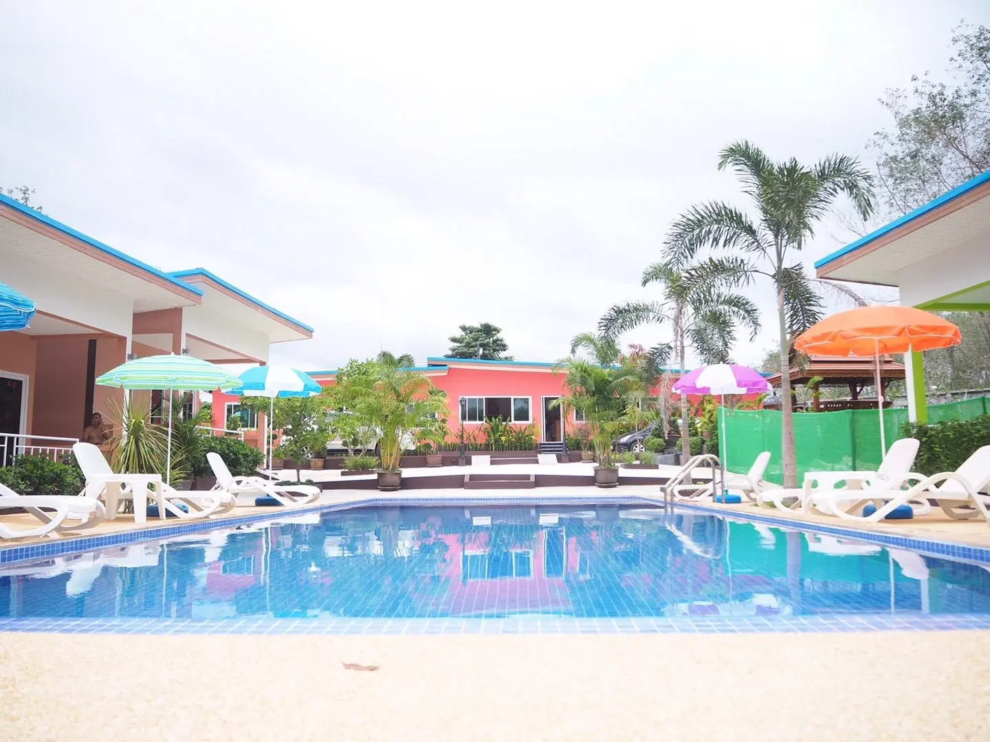 At Night Airport Resort OUTDOOR_POOL