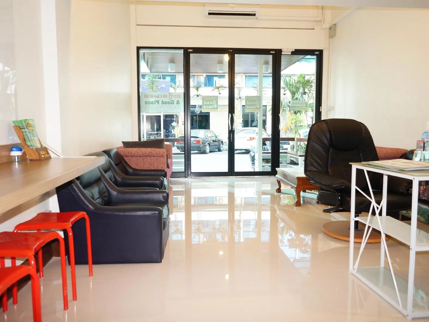 A Good Place LOUNGE_LOBBY