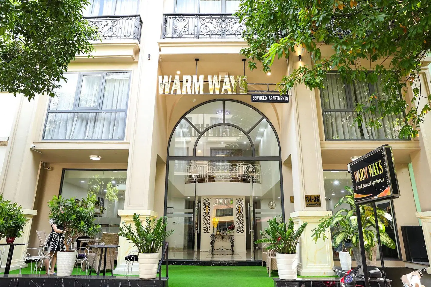 WARM WAYS HOTEL EXTERIOR
