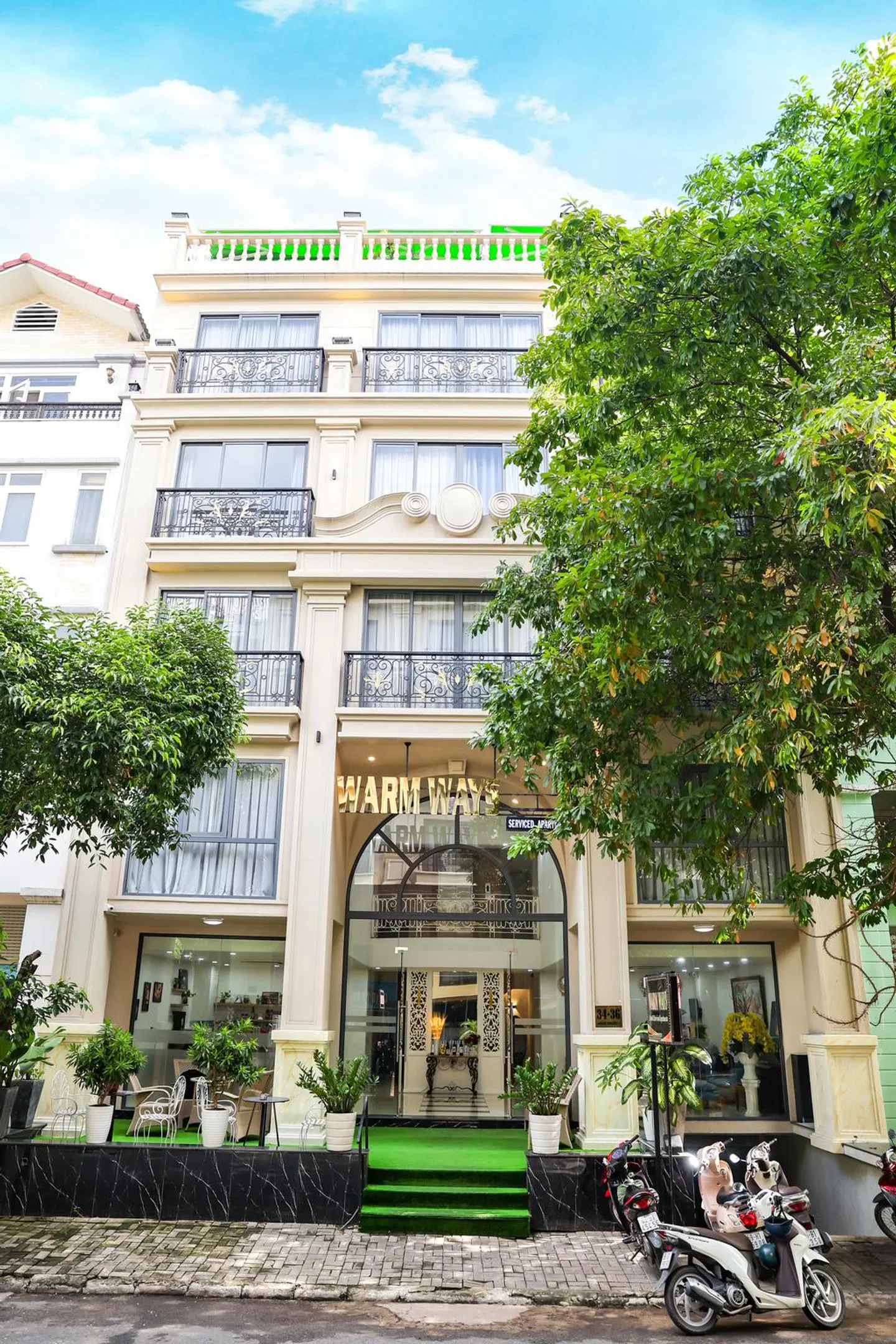 WARM WAYS HOTEL EXTERIOR