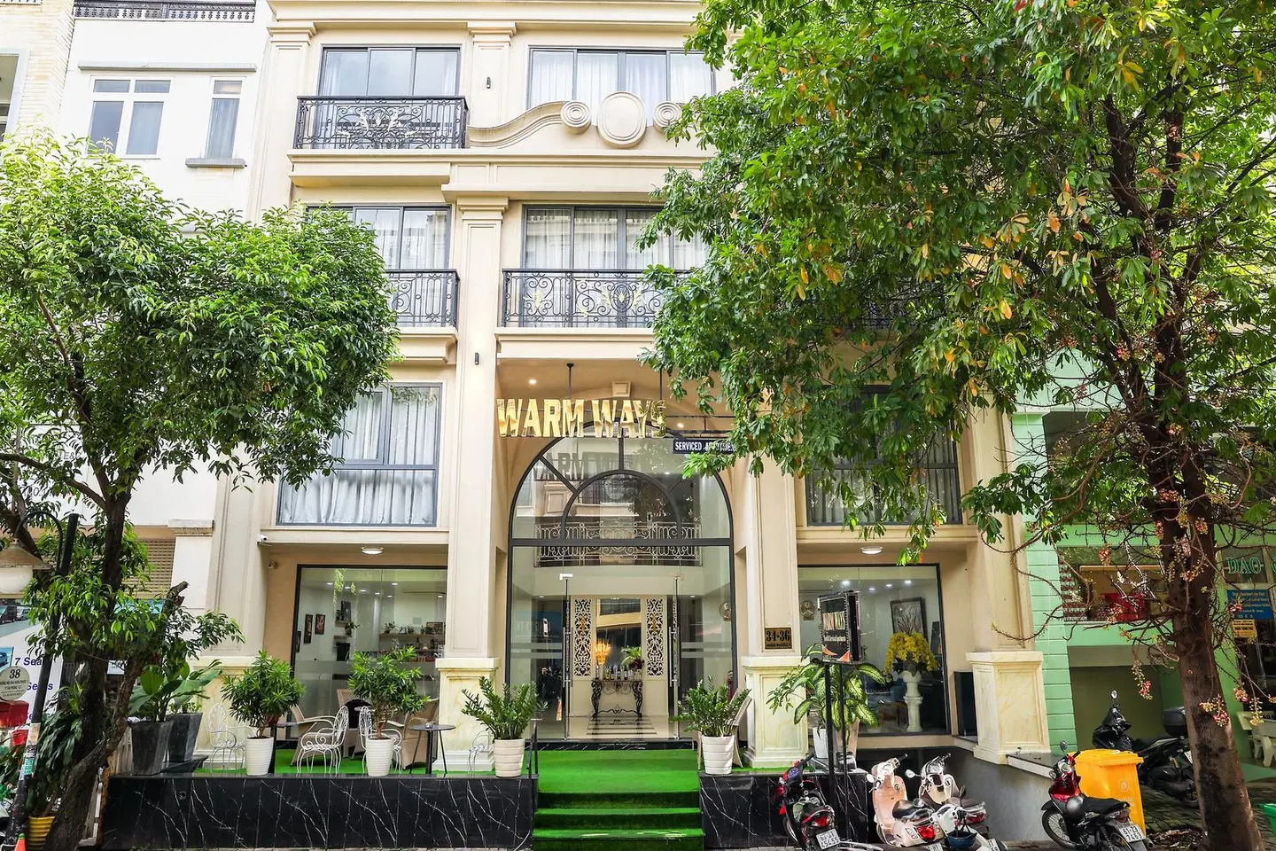 WARM WAYS HOTEL EXTERIOR