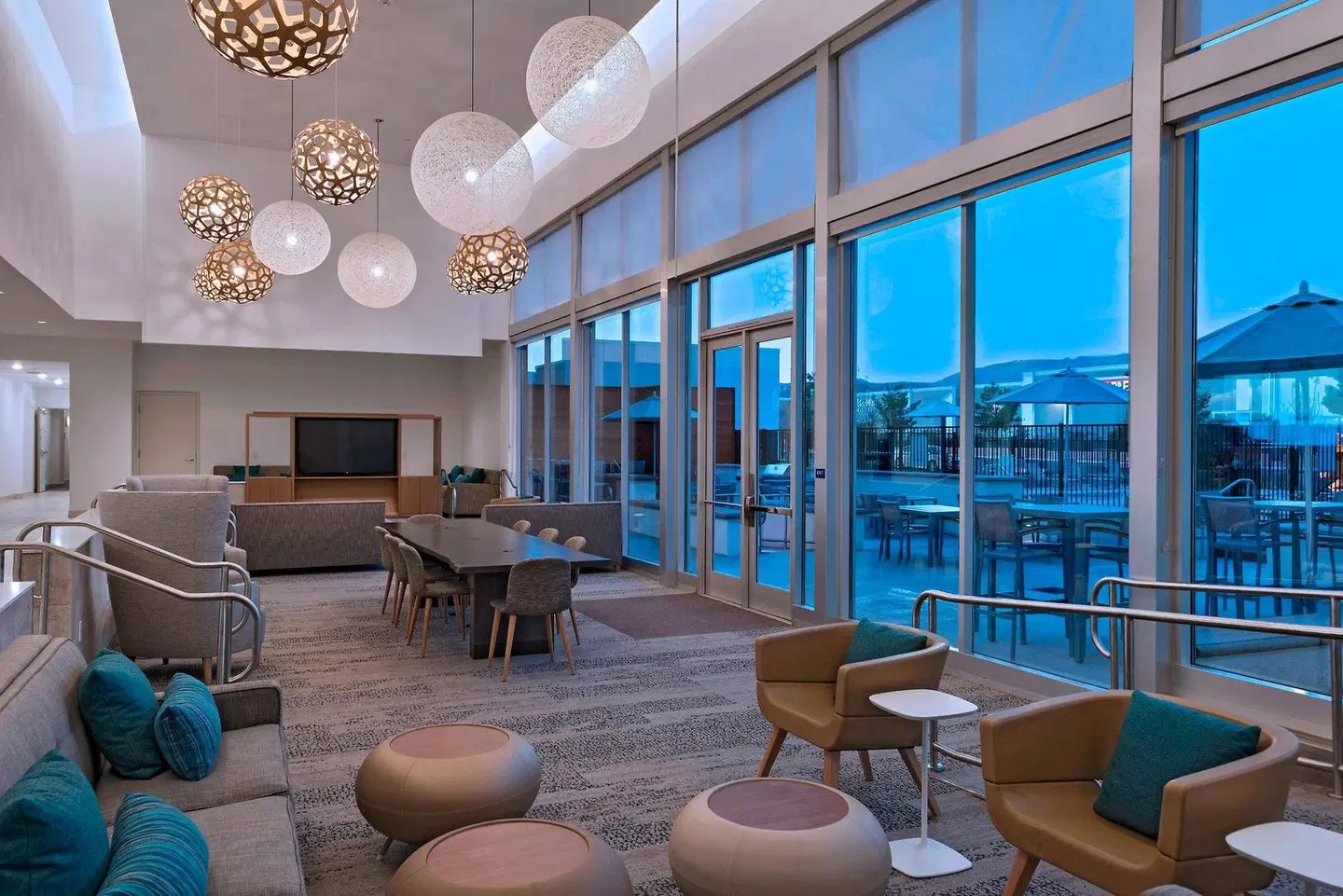 Element by Westin Palmdale Bar