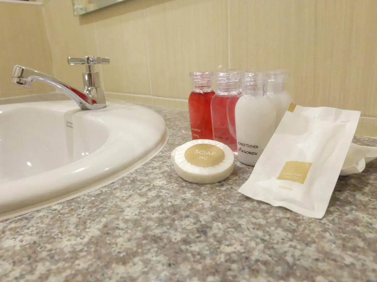 A Nighttime Badezimmer