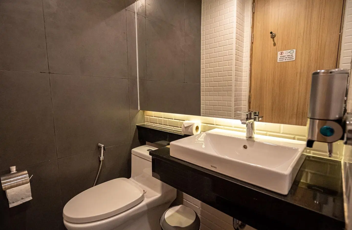 Patong Poshtel - Adults Only Badezimmer