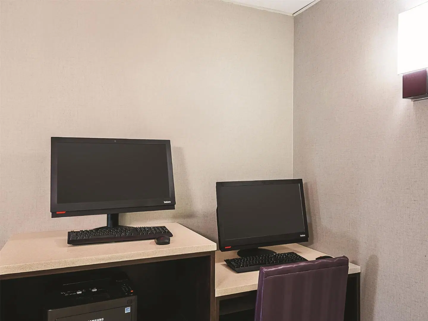La Quinta Inn & Suites by Wyndham Austin Airport ROOM_EXAMPLE