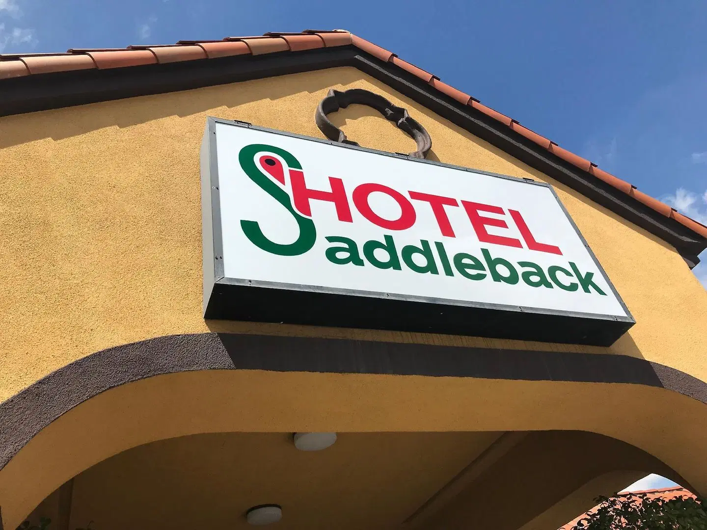Hotel Saddleback EXTERIOR