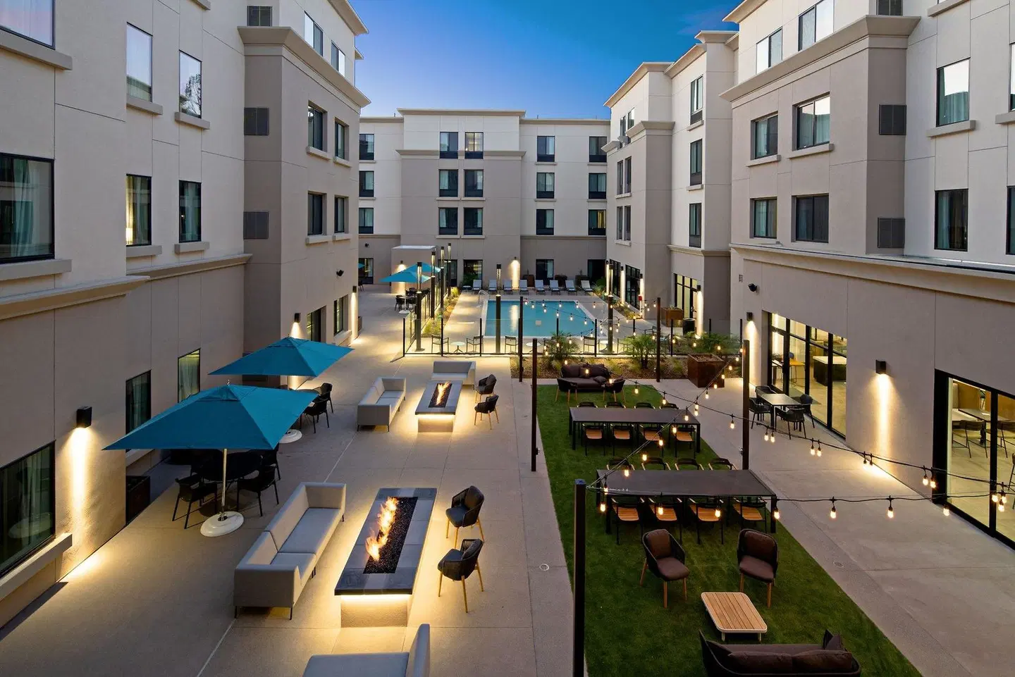 SpringHill Suites by Marriott Valencia EXTERIOR