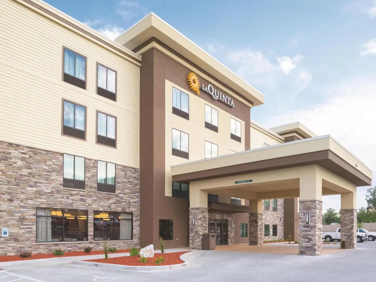 La Quinta Inn & Suites by Wyndham Gillette EXTERIOR