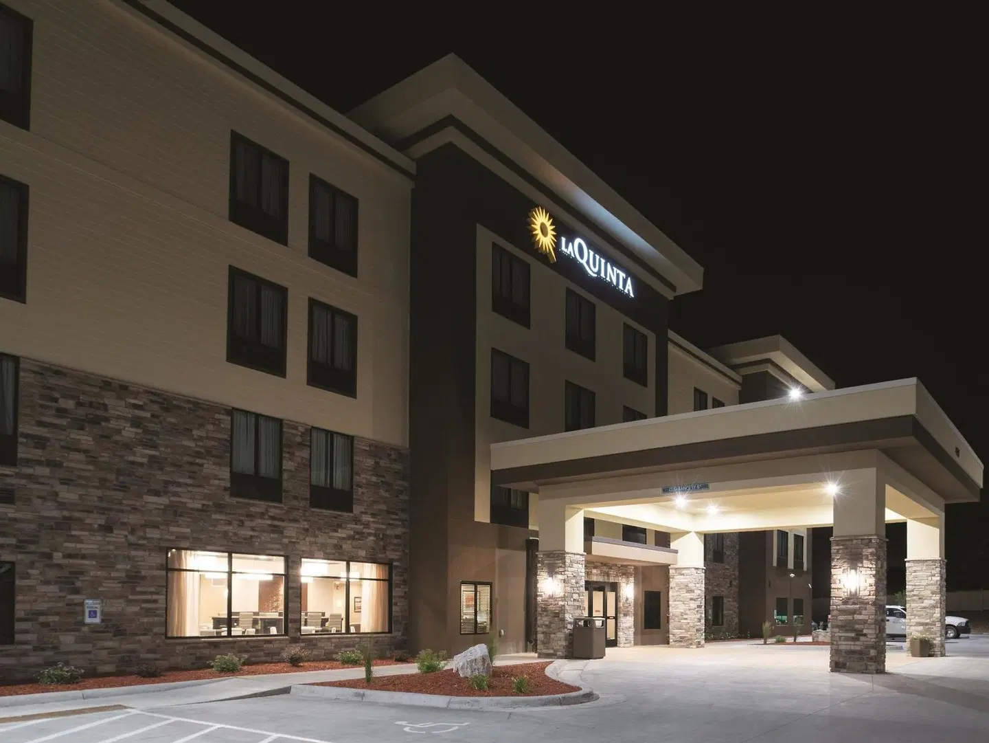 La Quinta Inn & Suites by Wyndham Gillette EXTERIOR
