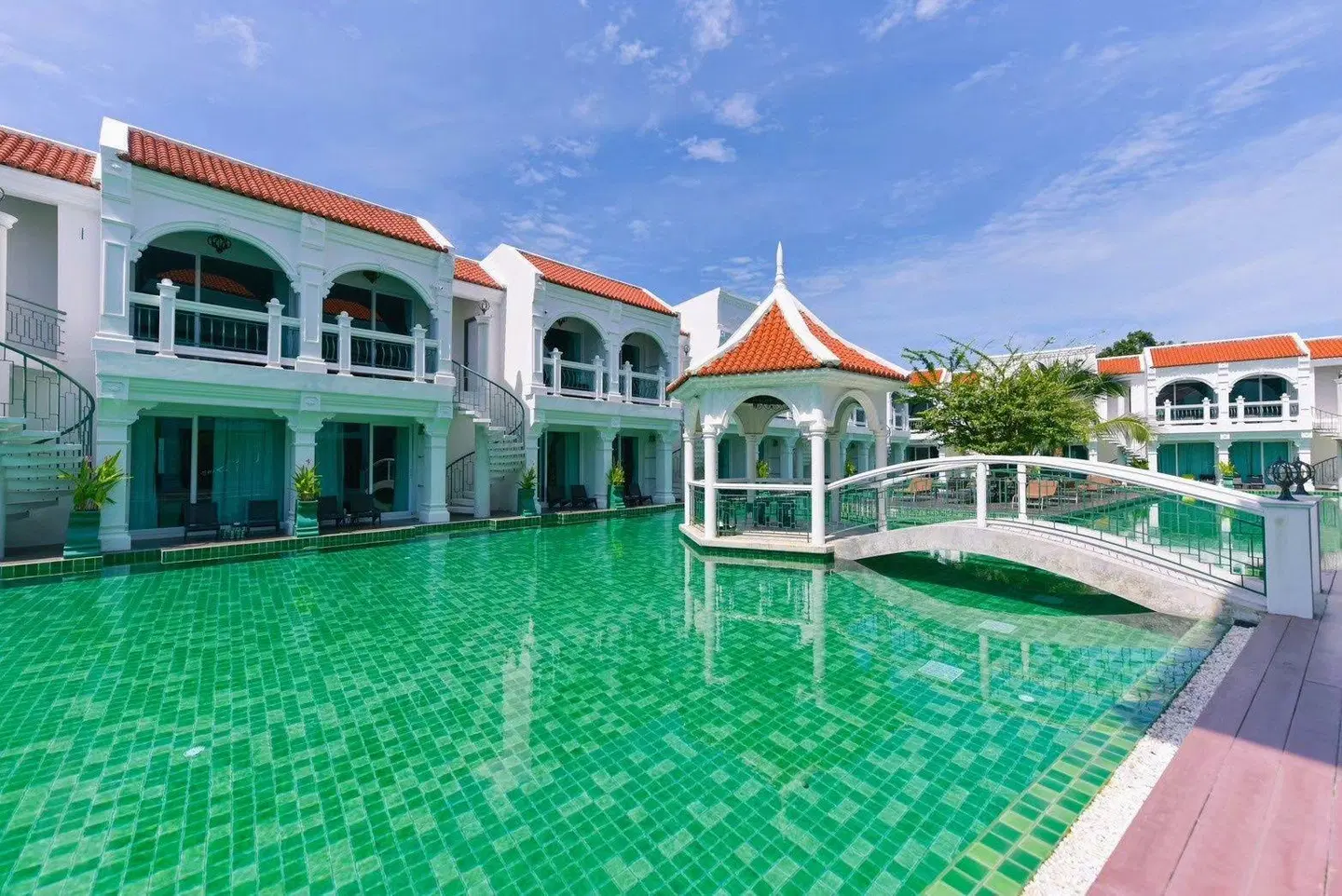 Supicha Pool Access Hotel EXTERIOR