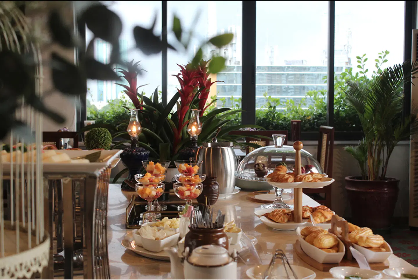 Au Lac Hotel Restaurant