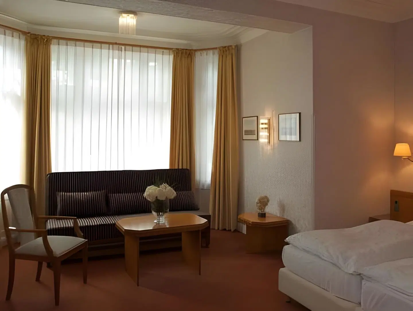 Schmidt ROOM_EXAMPLE