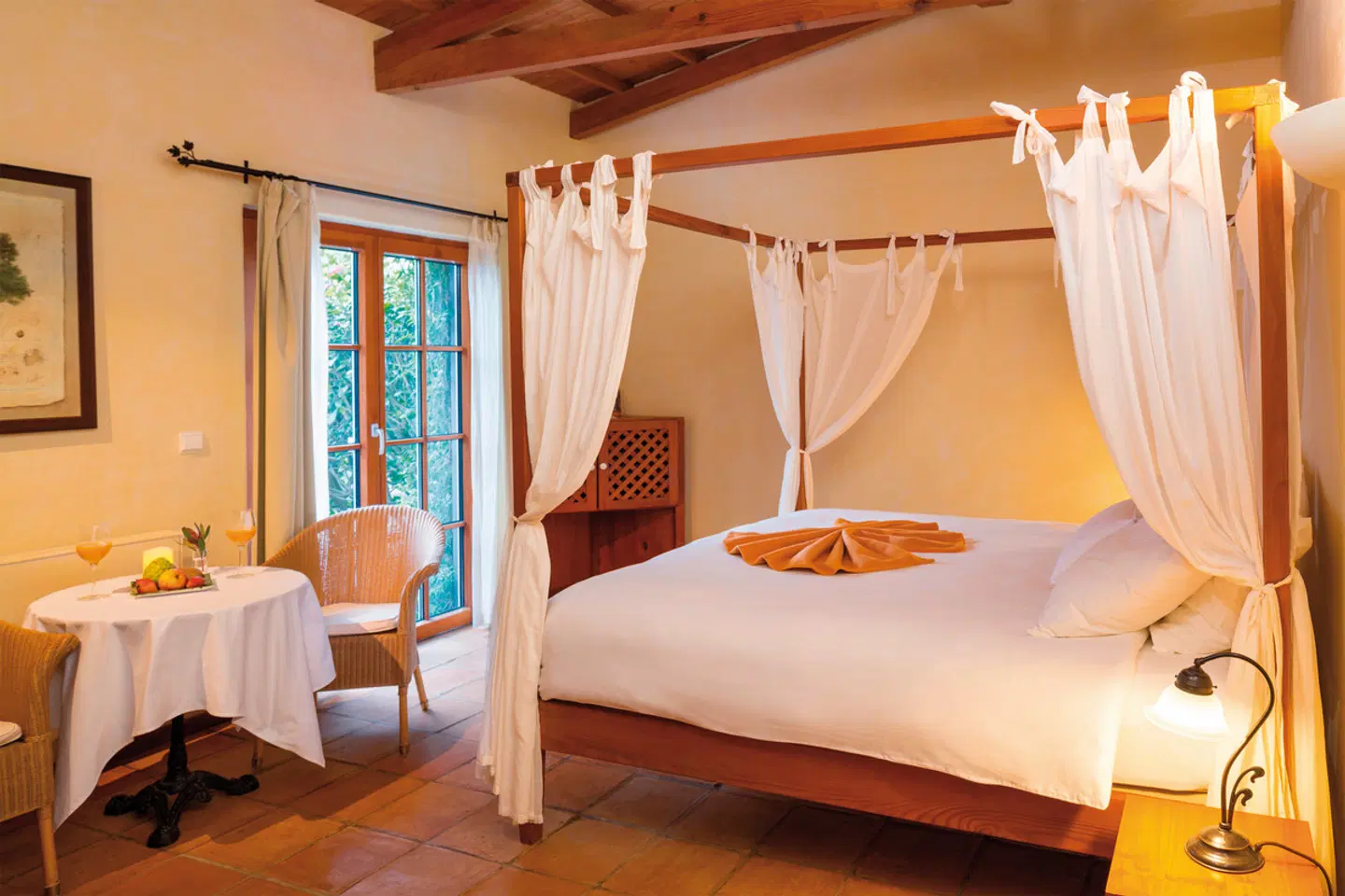 Atrio ROOM_EXAMPLE