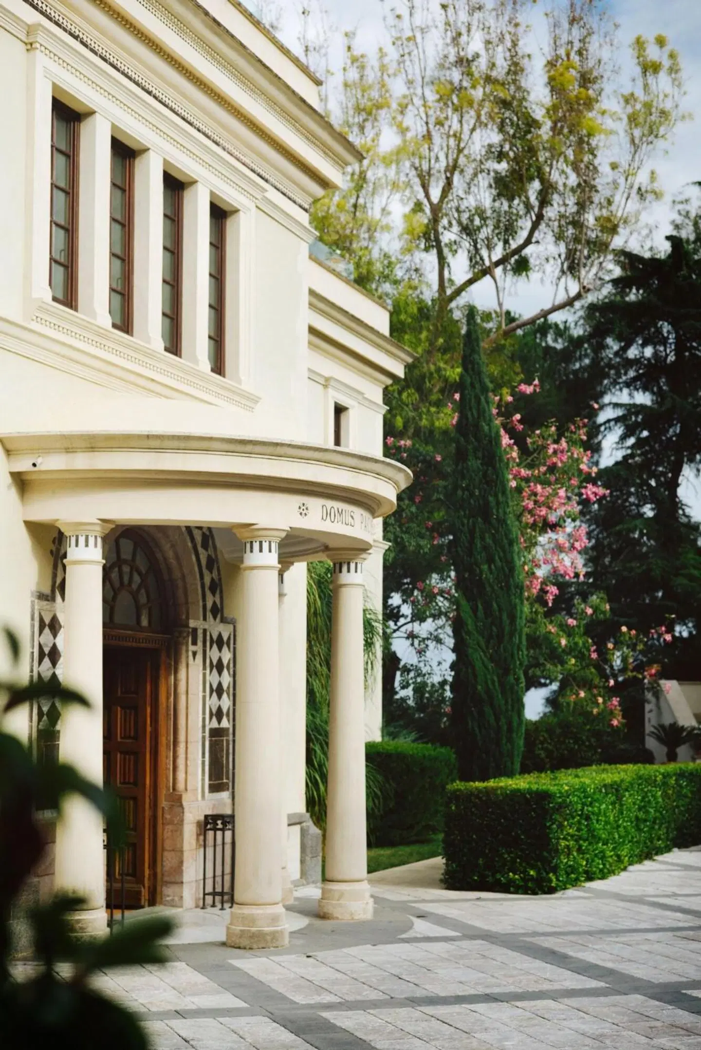 The Ashbee Hotel EXTERIOR