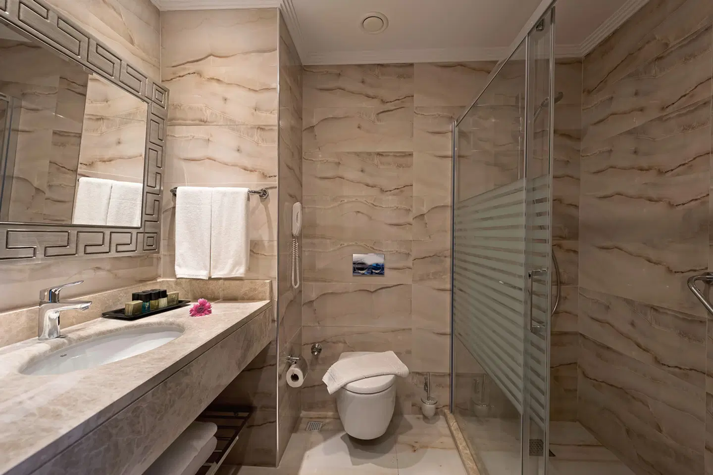 Oz Hotels Sui Resort Badezimmer