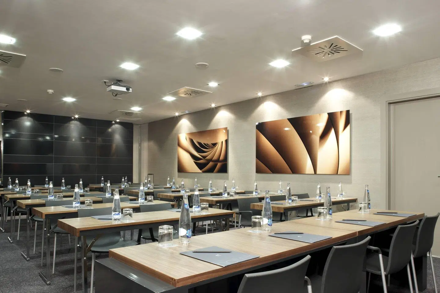AC Hotel by Marriott Victoria Suites Konferenz